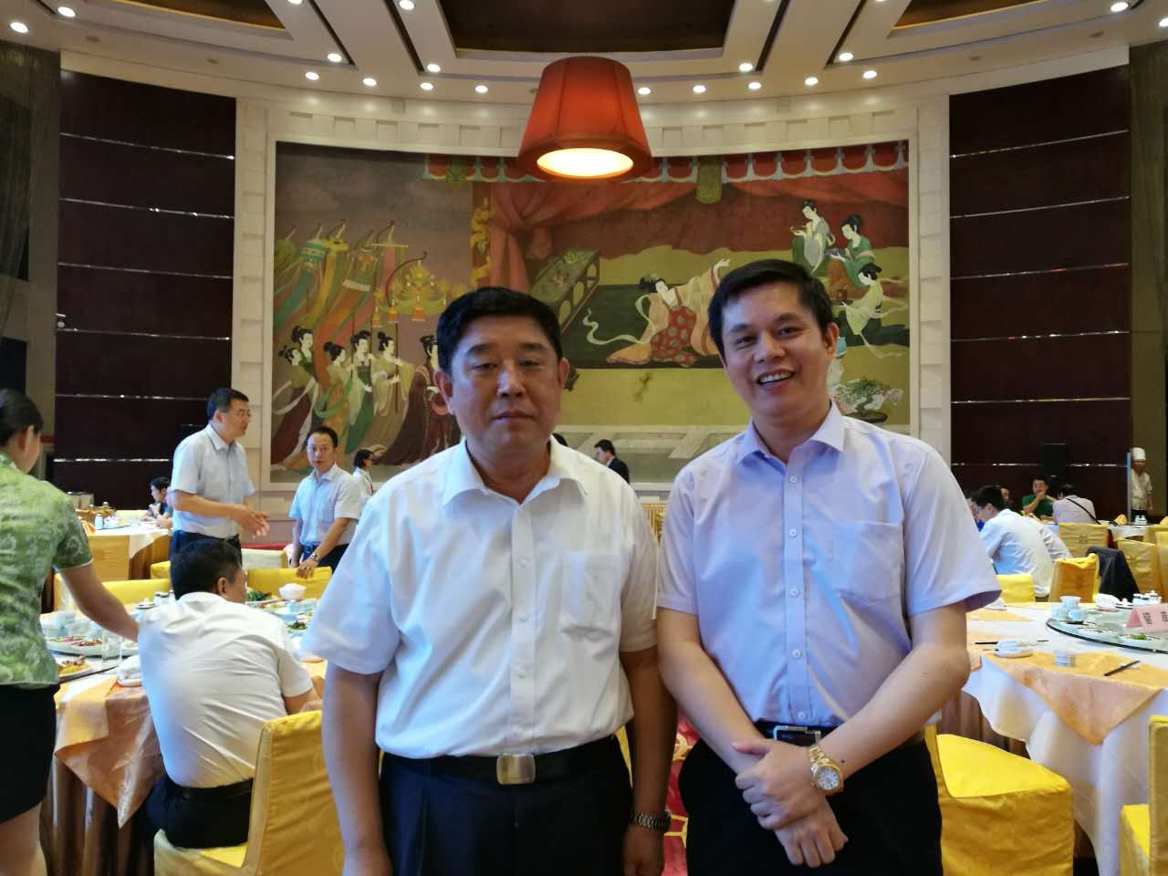 j9国际集团831999董事长郑两斌应邀参与民营企业助推山西转型发展会 j9国际集团831999董事长郑两斌应邀参与民营企业助推山西转型发展会